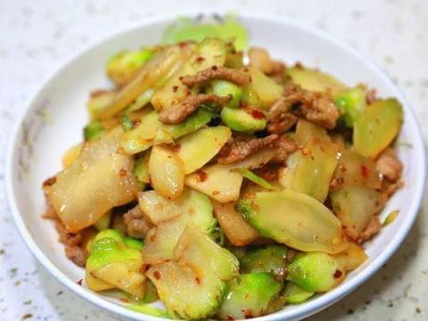 冬天常给孩子吃此菜,排出身体垃圾毒素,视力越来越好,个头猛长