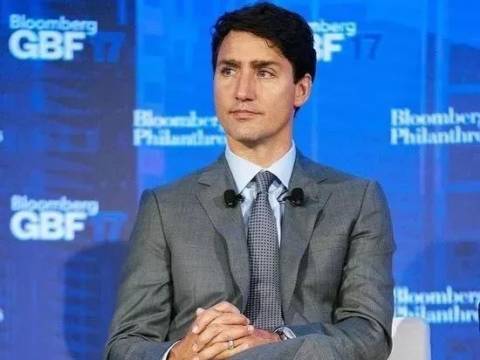 加拿大总理:全世界都在关注你的袜子