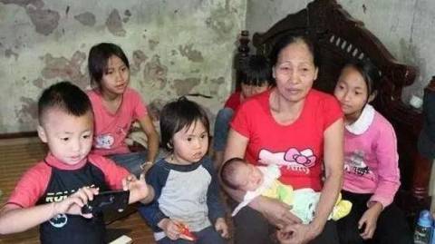 女子28岁生了6个孩子,现在又怀孕,生活艰难吃不上肉还要生