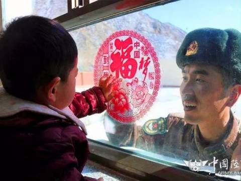 “我的爸爸是个兵!”