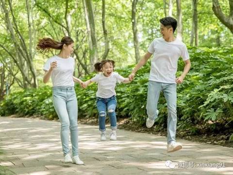 女儿与下班回家的爸爸的对话,让人流泪满面!