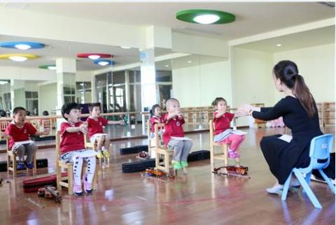 幼师这样点名,孩子更喜欢!