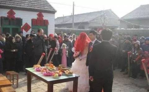 离婚5年前夫始终未娶,因女儿想念爸爸回去,进门后我一定要复婚