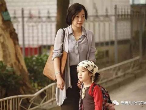 “凭啥和我抢孩子?”法庭上宝妈的质问,道出全职妈妈的无奈