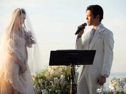 郭碧婷爸爸亲手将女儿交给向佐,眼神坚定却满脸不舍