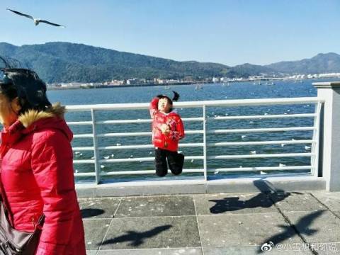 暖阳下的小姑娘|爸爸妈妈祝你七岁平安健康快乐成长
