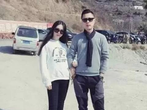 “最年轻爸爸”1与女儿站一起像情侣,女儿:这是我亲爹啊