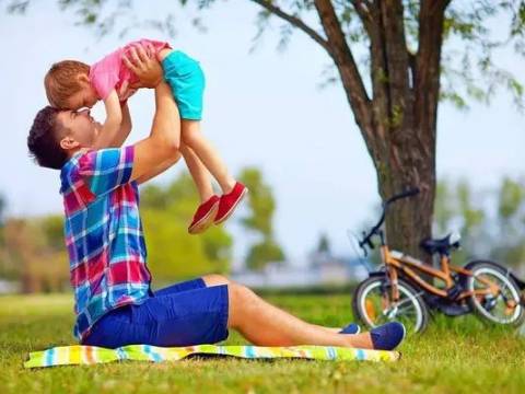 孩子眼中“好爸爸”的标准+专属爸爸的亲子游戏