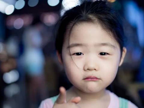 羡慕嫉妒恨!这个海关爸爸把宝贝女儿拍成了诗和画