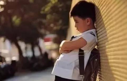一位教育工作者爸爸的检讨书,戳中了无数父母的痛点