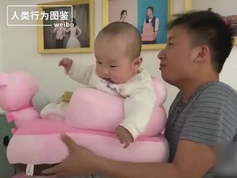 “爸爸带娃图鉴!救命啊我要笑死了哈哈哈哈哈哈!”