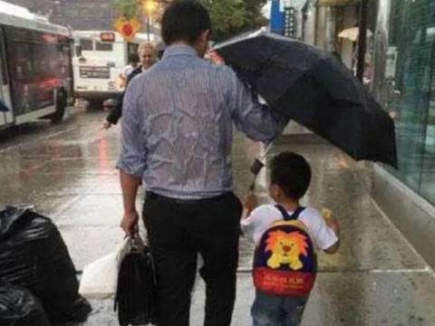 “求求你,退出娱乐圈吧!”李宇春爸爸一句话,戳痛无数父母的心