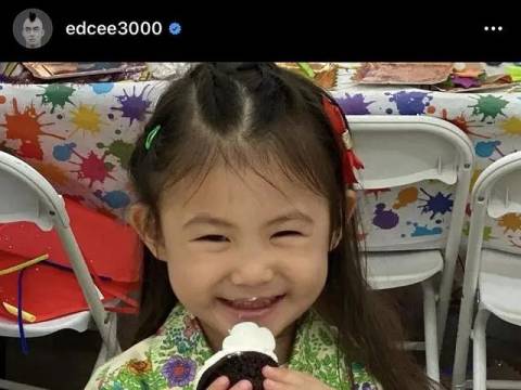 陈冠希女儿现在好好看,眉眼和爸爸一模一样,但这个鼻子夸不出来