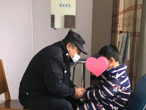 “爸爸,对不起!”
