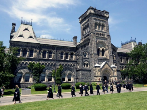 加拿大安大略省将延长大专和大学学费冻结期