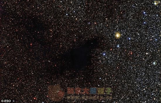 ESO拍摄“消散的星空”:暗星云孕育新生恒星