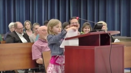 美国9岁女童请求破除尺度化测验 语惊四座