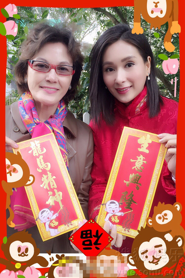 杨恭如跟妈妈合影贺年 网友齐喊“女神”!