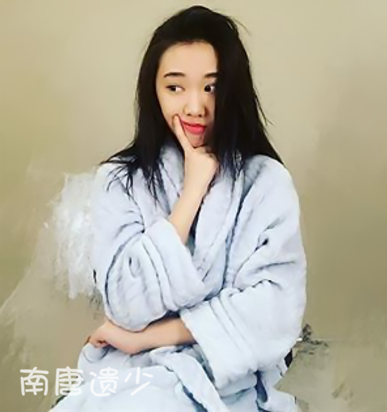 美貌随妈!闫妮18岁俏丽女儿近照曝光