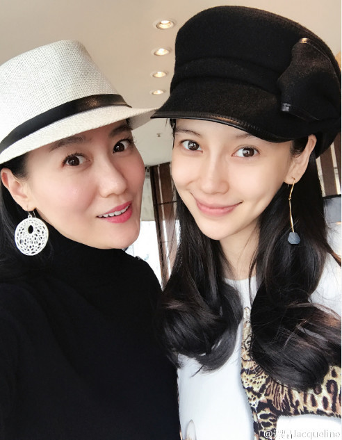 谭晶与Baby*** 嘉奖怀孕8个月的准妈妈好美