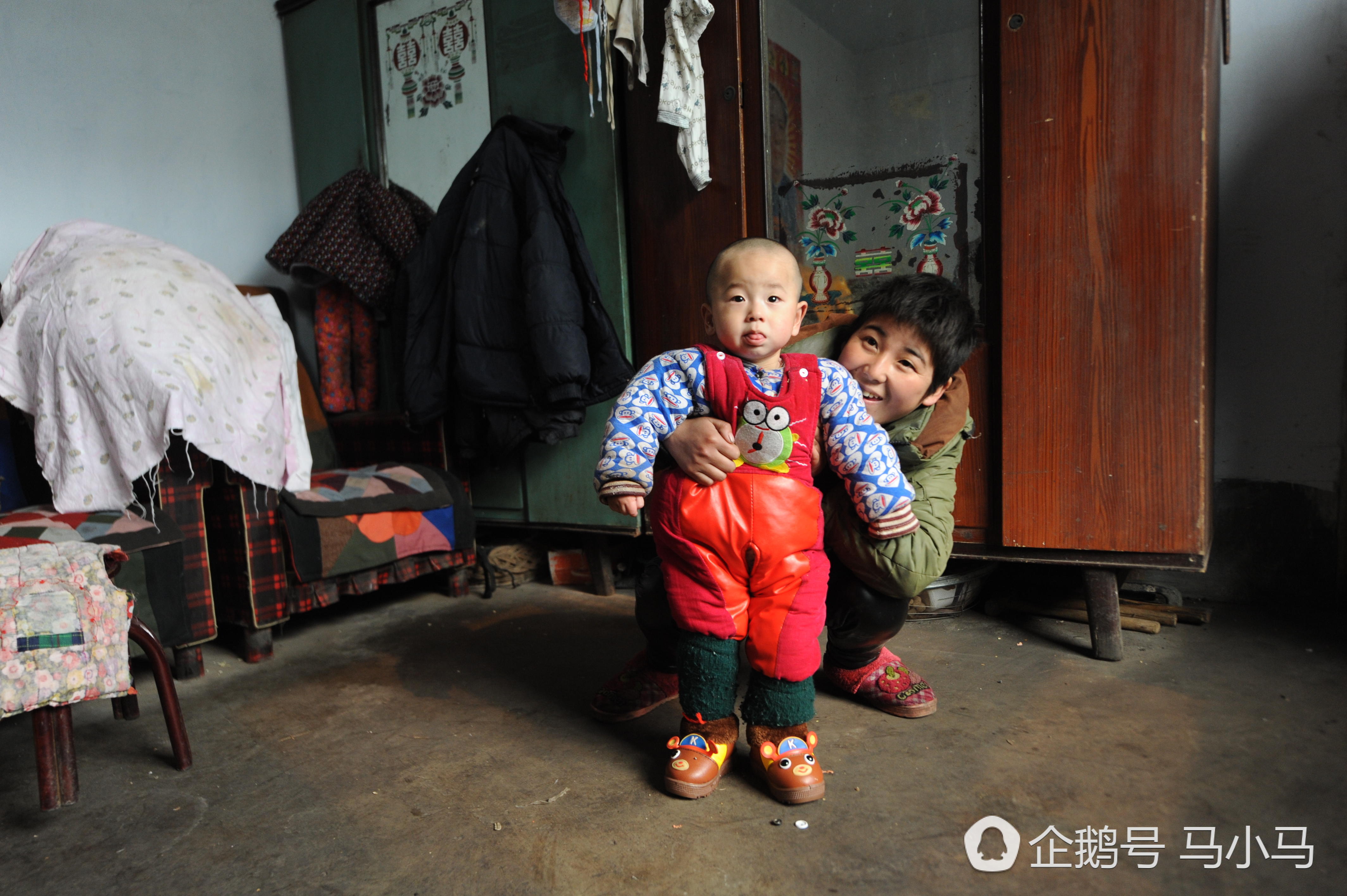 这孩子生来没*** 让人心碎 此刻已经三岁了