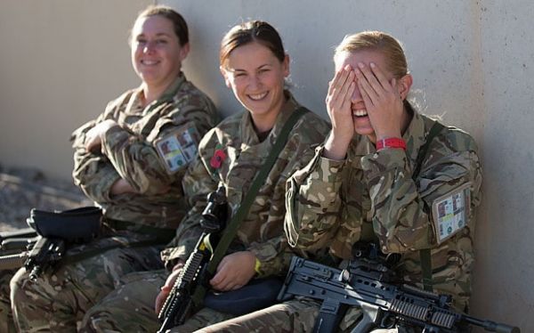 女兵怀孕让英军方头疼:2年61名新兵受训时怀孕
