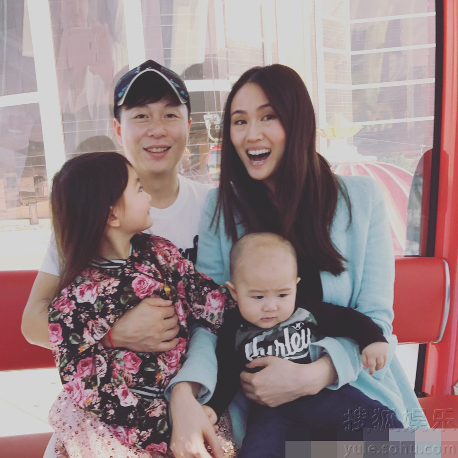温馨幸福！李小鹏一家团聚 奥莉甜二胎儿子萌