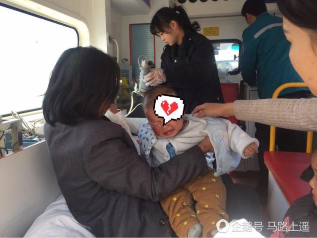 车撞护栏 婴儿撞碎玻璃被甩出10米远