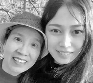 养母主动为29岁女儿寻亲生父母：怕惧她无凭借