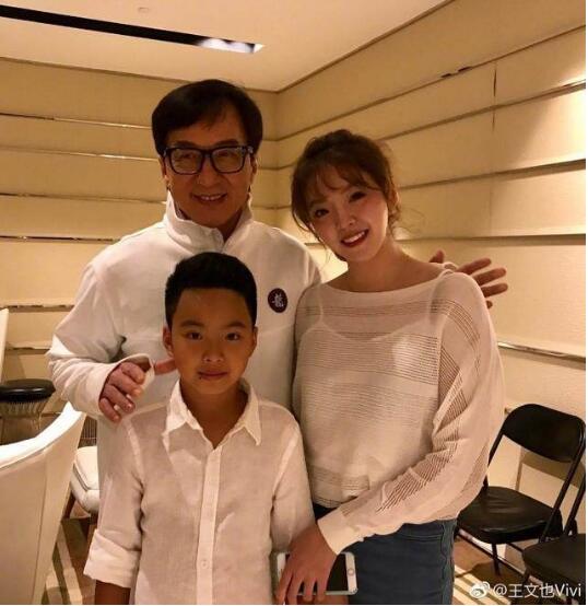 王中磊女儿冷笑农人 网友:最强白富美激起民愤了