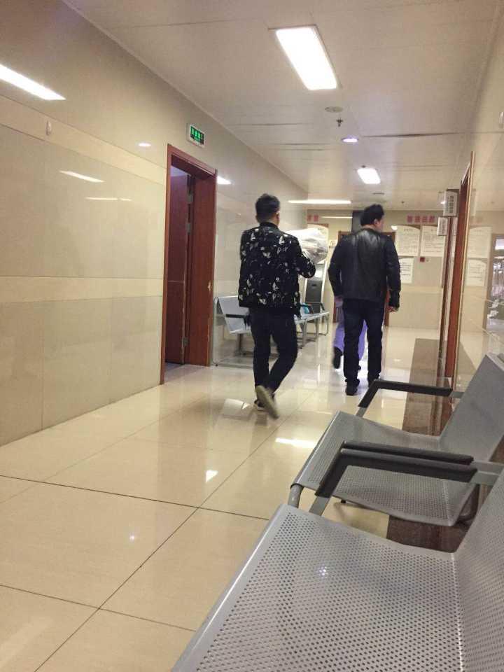 杭州一婴儿睡觉时被大人压到，不幸梗塞身亡