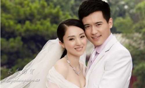 董璇2岁女儿可爱照曝光 从小就是佳丽胚子