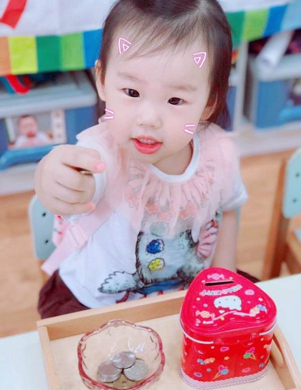 女儿不到2岁就***往上学?伊能静这样诠释